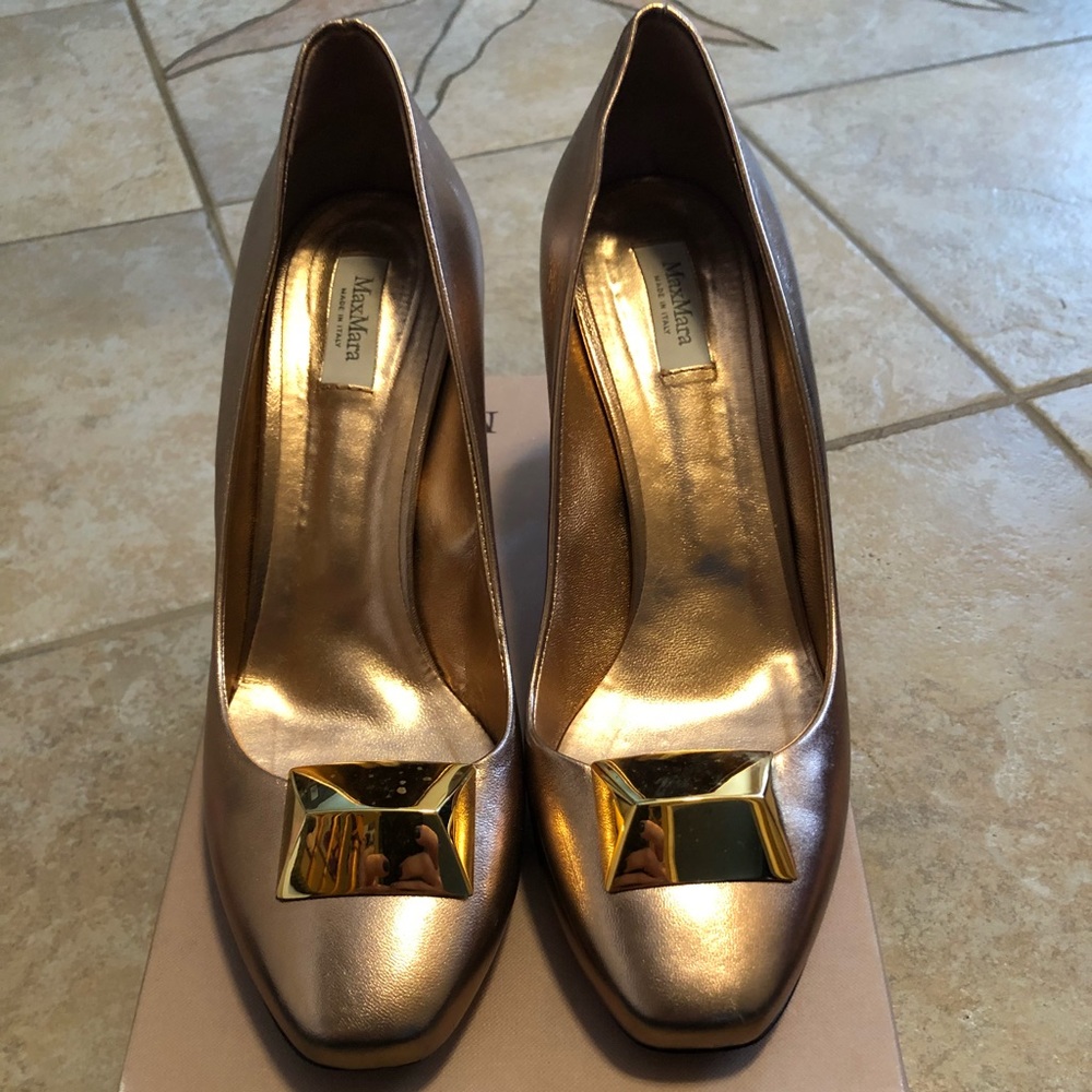 MaxMara Bronze with gold heel!